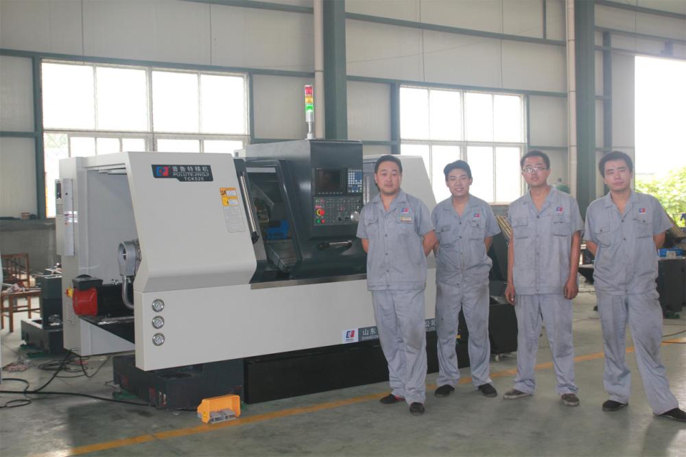 TCK520平（píng）床身斜托板伺服（fú）刀塔數控機床開始批量生產